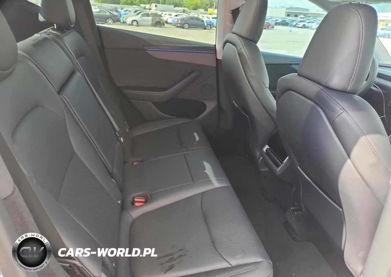 2026 Tesla Model Y VIN:7SAYGDEE1TF446743 - 10