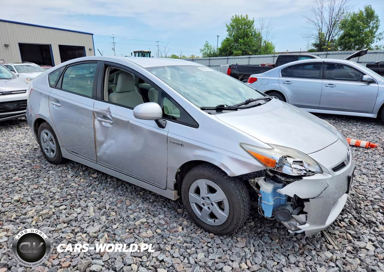 2011 Toyota Prius Three VIN:JTDKN3DU1B5325996 - 4