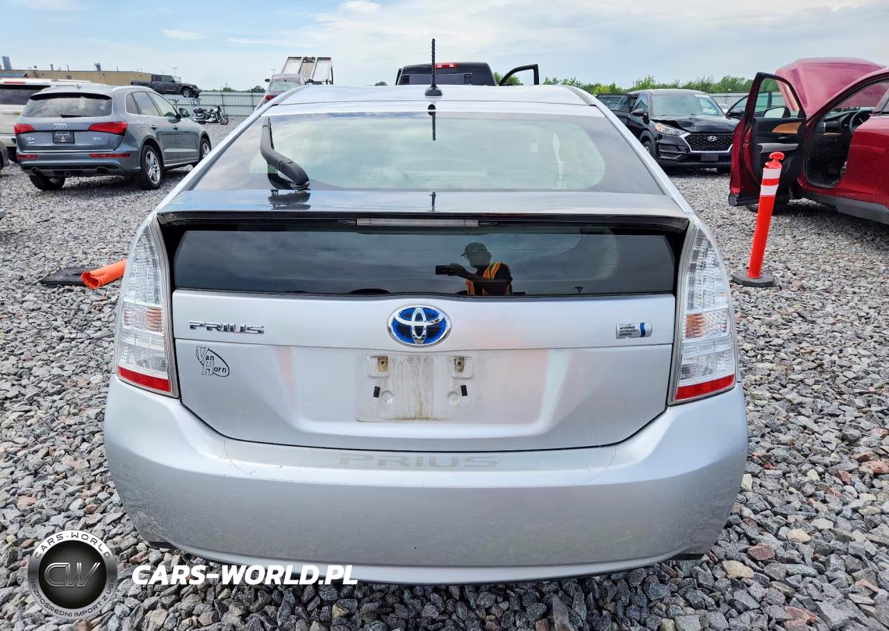 2011 Toyota Prius Three VIN:JTDKN3DU1B5325996 - 6