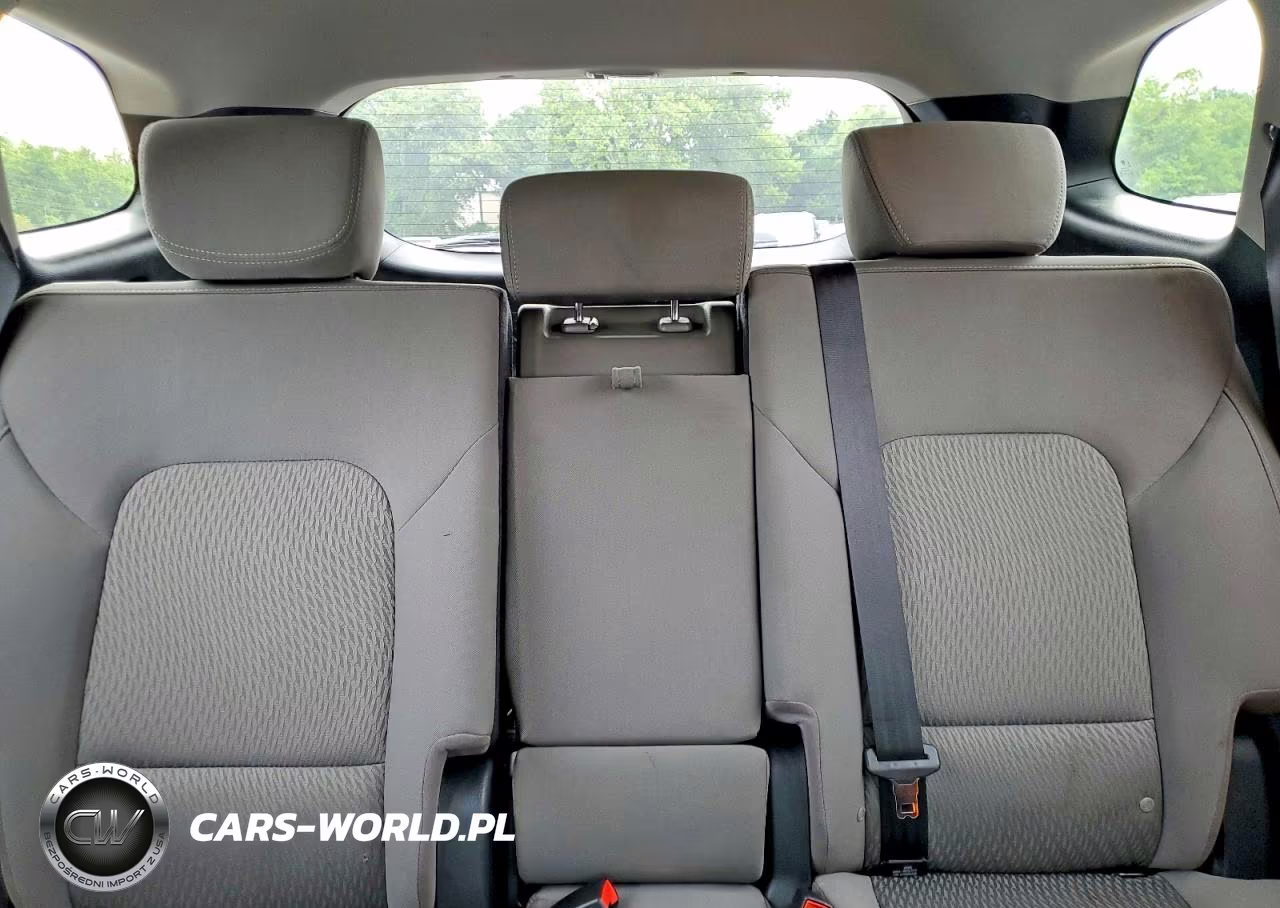 2017 Hyundai Santa Fe Se VIN:KM8SMDHF5HU182498 - 10