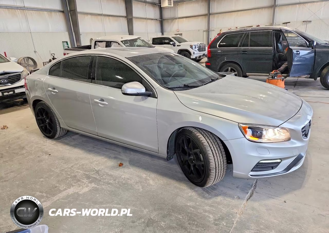 2017 Volvo S60 Platinum VIN:LYV402TM1HB138852 - 4