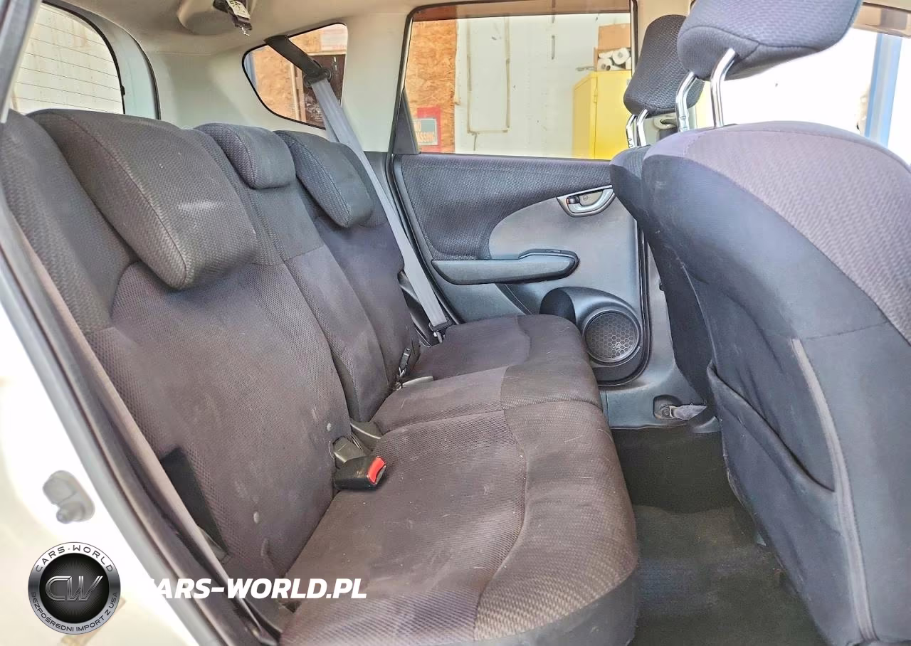 2013 Honda Fit Sport VIN:JHMGE8H50DC026065 - 10