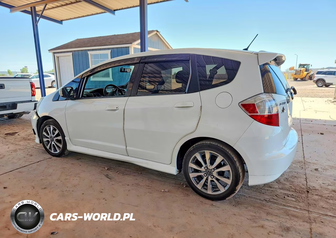 2013 Honda Fit Sport VIN:JHMGE8H50DC026065 - 2