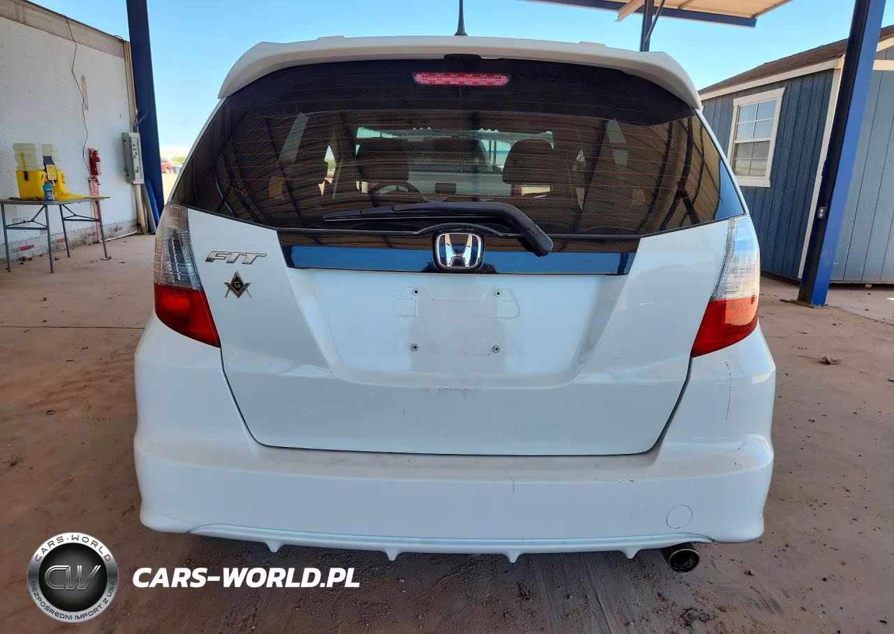 2013 Honda Fit Sport VIN:JHMGE8H50DC026065 - 6