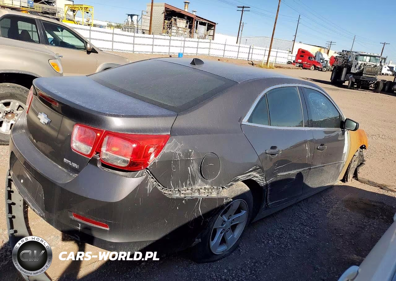 2013 Chevrolet Malibu Ls VIN:1G11B5SA1DF330288 - 3