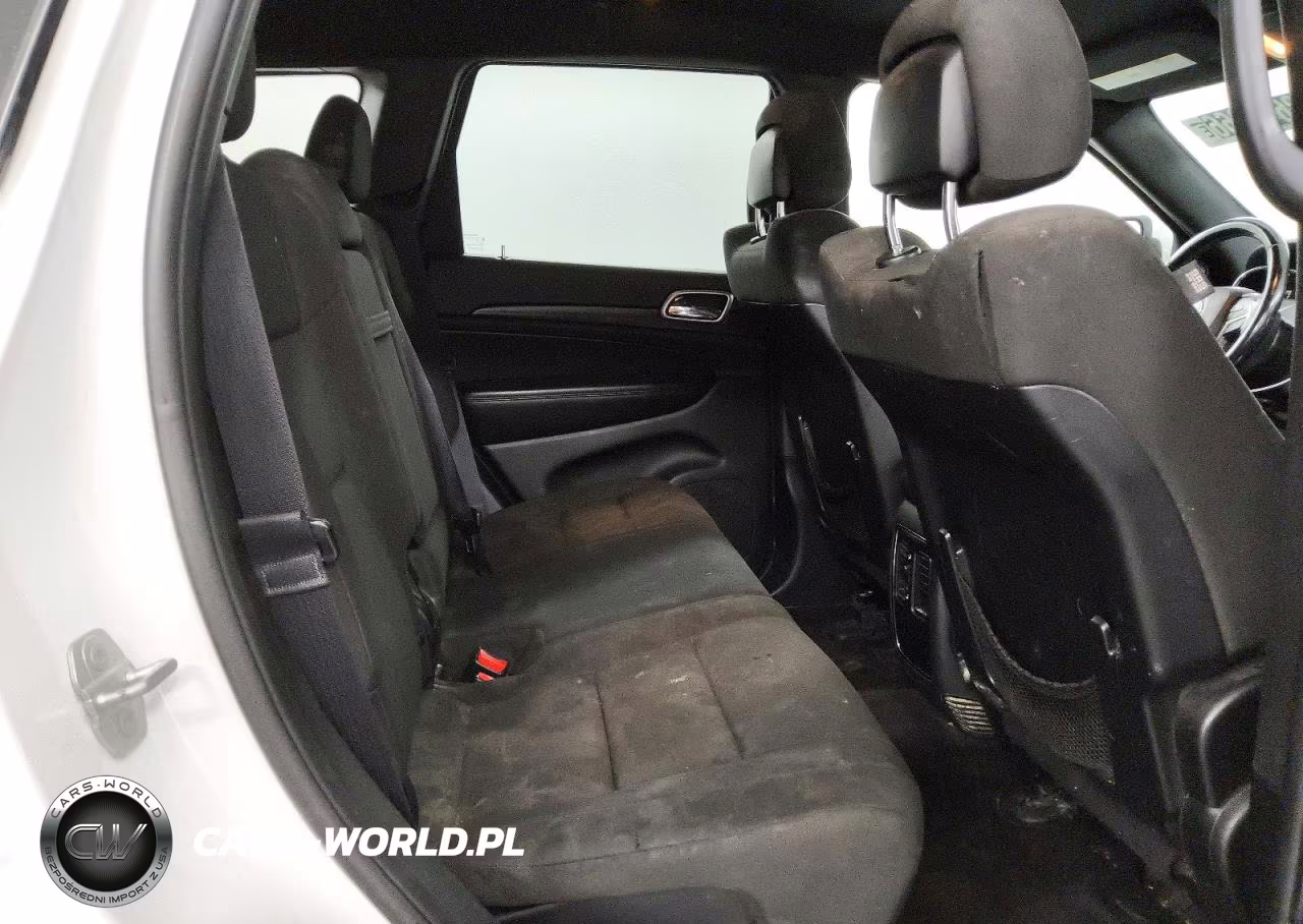 2018 Jeep Grand Cherokee Laredo VIN:1C4RJFAG0JC189252 - 11