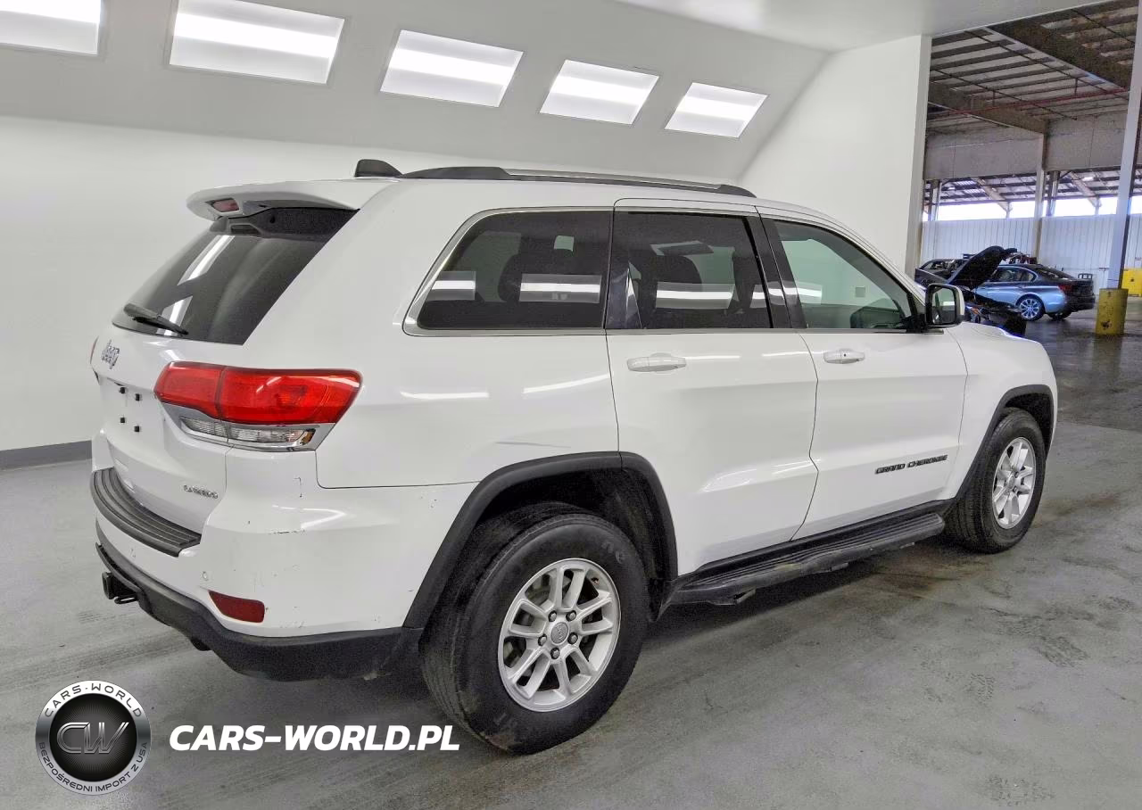 2018 Jeep Grand Cherokee Laredo VIN:1C4RJFAG0JC189252 - 3