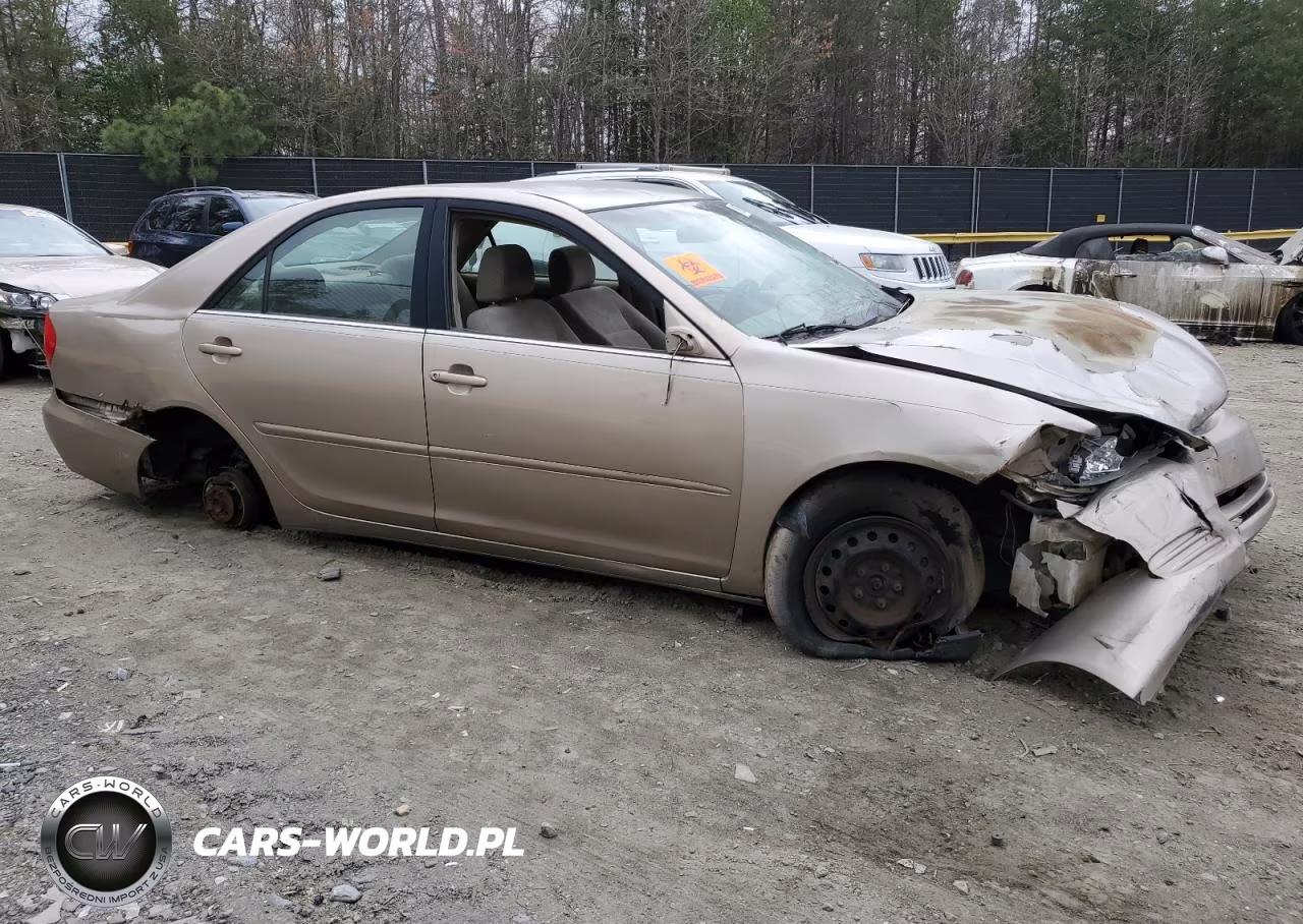 2004 Toyota Camry Le VIN:4T1BE32KX4U826309 - 4