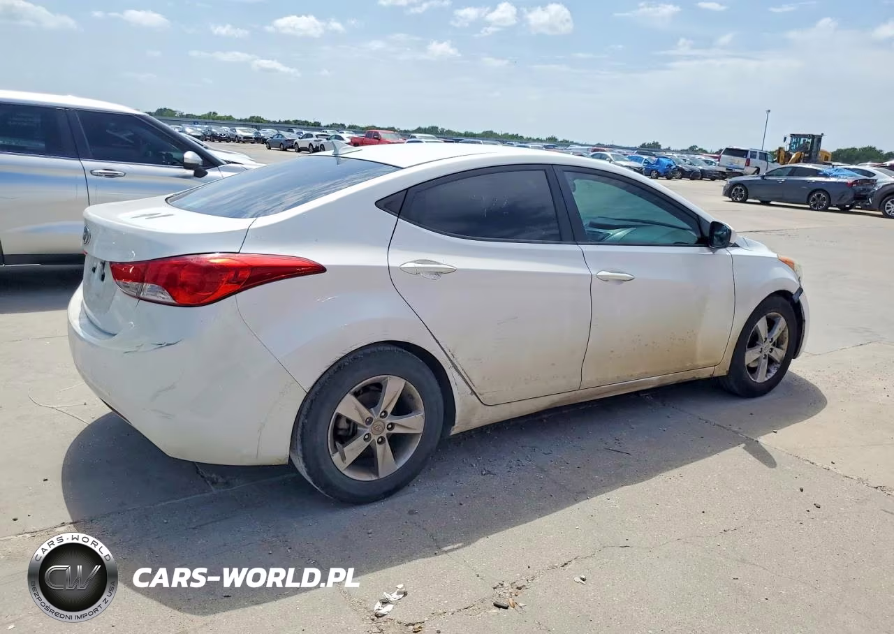 2013 Hyundai Elantra Gls VIN:5NPDH4AE3DH411235 - 3