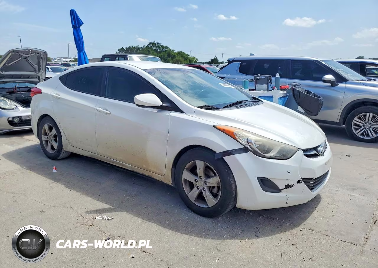 2013 Hyundai Elantra Gls VIN:5NPDH4AE3DH411235 - 4