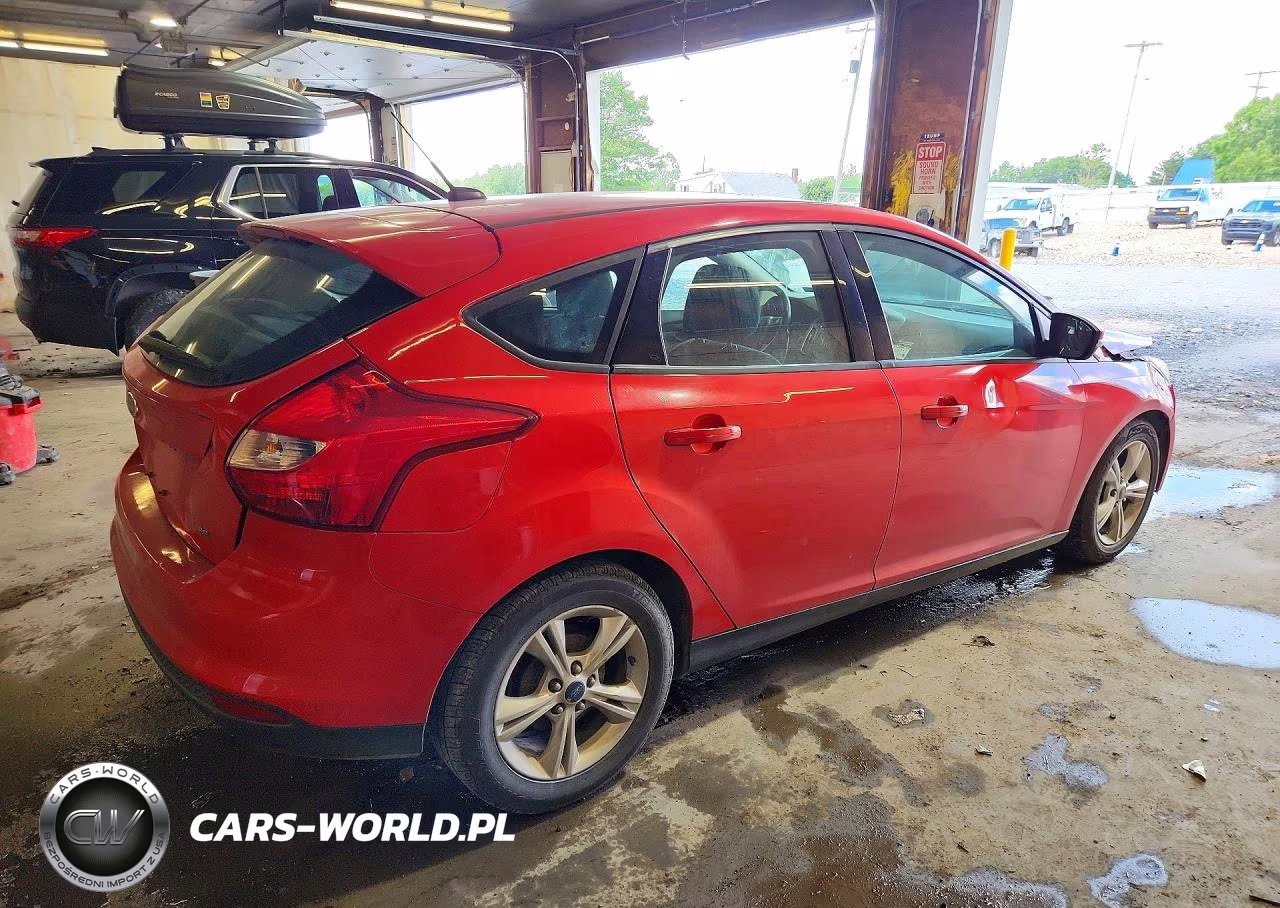 2014 Ford Focus Se VIN:1FADP3K24EL242184 - 3