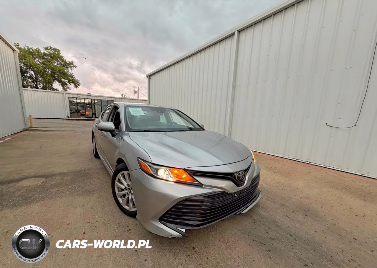 2020 Toyota Camry Le – zdjęcie 1 z 15