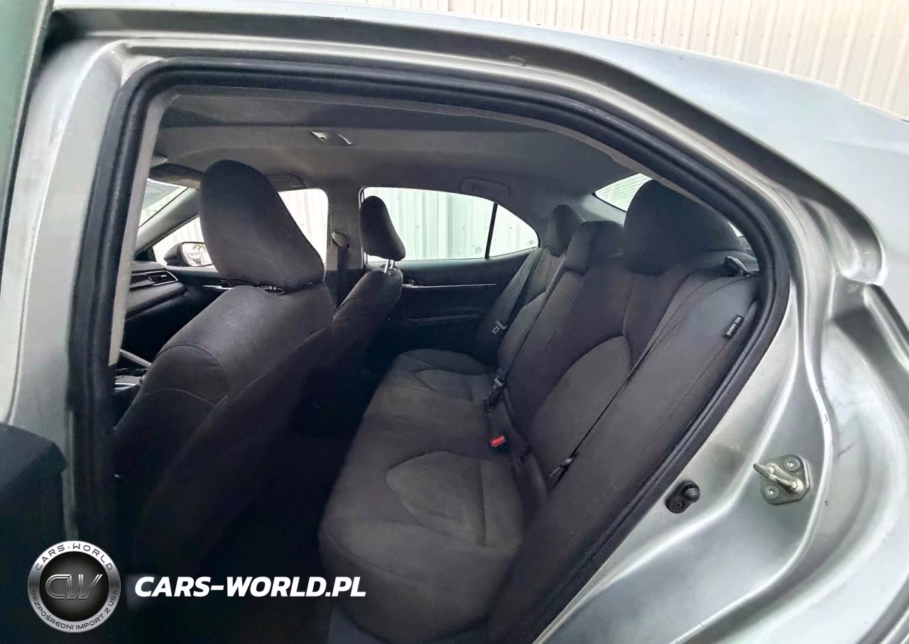 2020 Toyota Camry Le VIN:4T1C11AK2LU887853 - 6