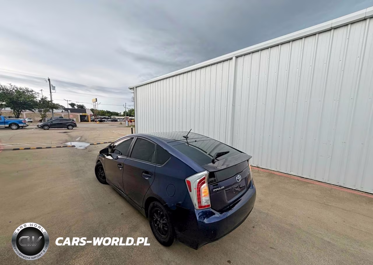 2015 Toyota Prius One VIN:JTDKN3DU8F0427525 - 3