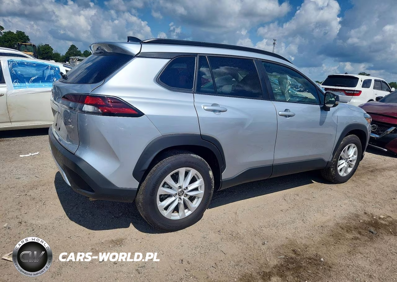 2026 Toyota Corolla Cross Le VIN:7MUCAABG3TV167728 - 3
