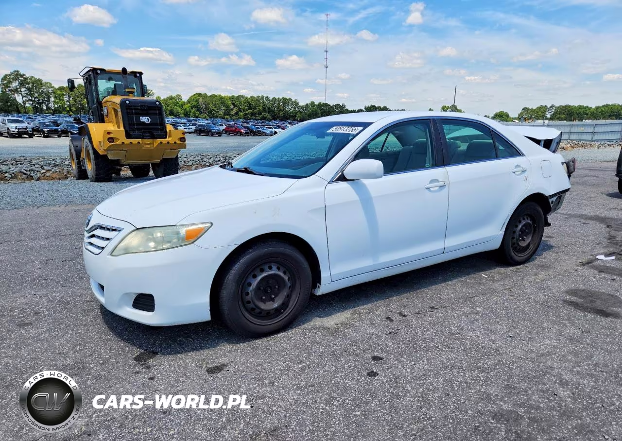 2011 Toyota Camry Base – zdjęcie 1 z 12