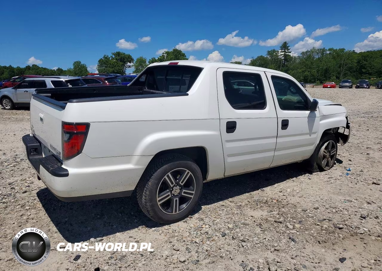 2013 Honda Ridgeline Sport VIN:5FPYK1F74DB011587 - 3