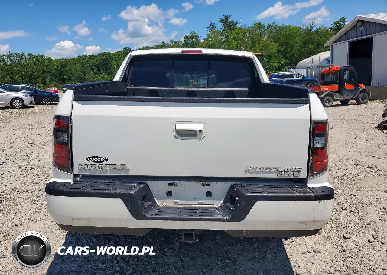 2013 Honda Ridgeline Sport VIN:5FPYK1F74DB011587 - 6