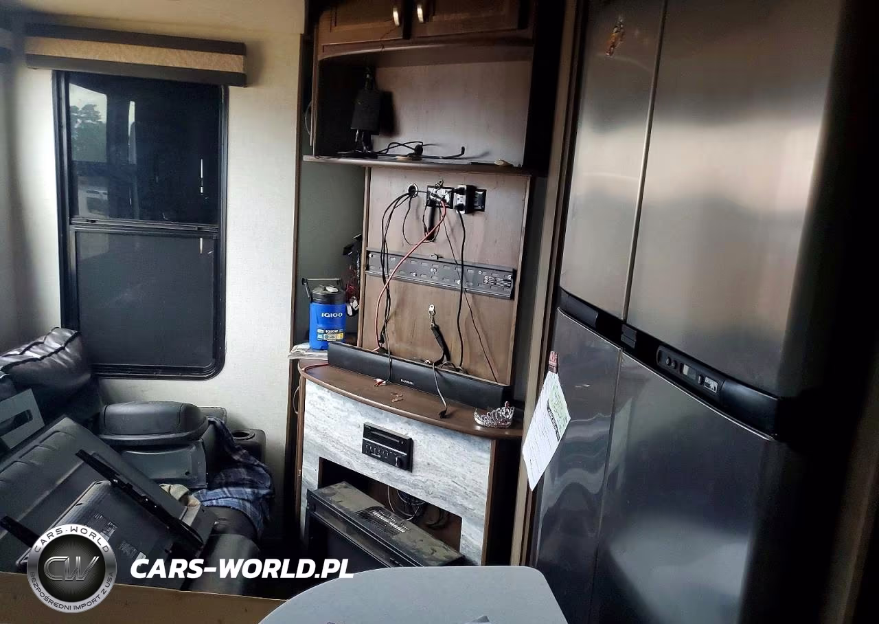 2019 Highland Ridge Highlander Camper VIN:58TCHSCV7K3HH3083 - 6