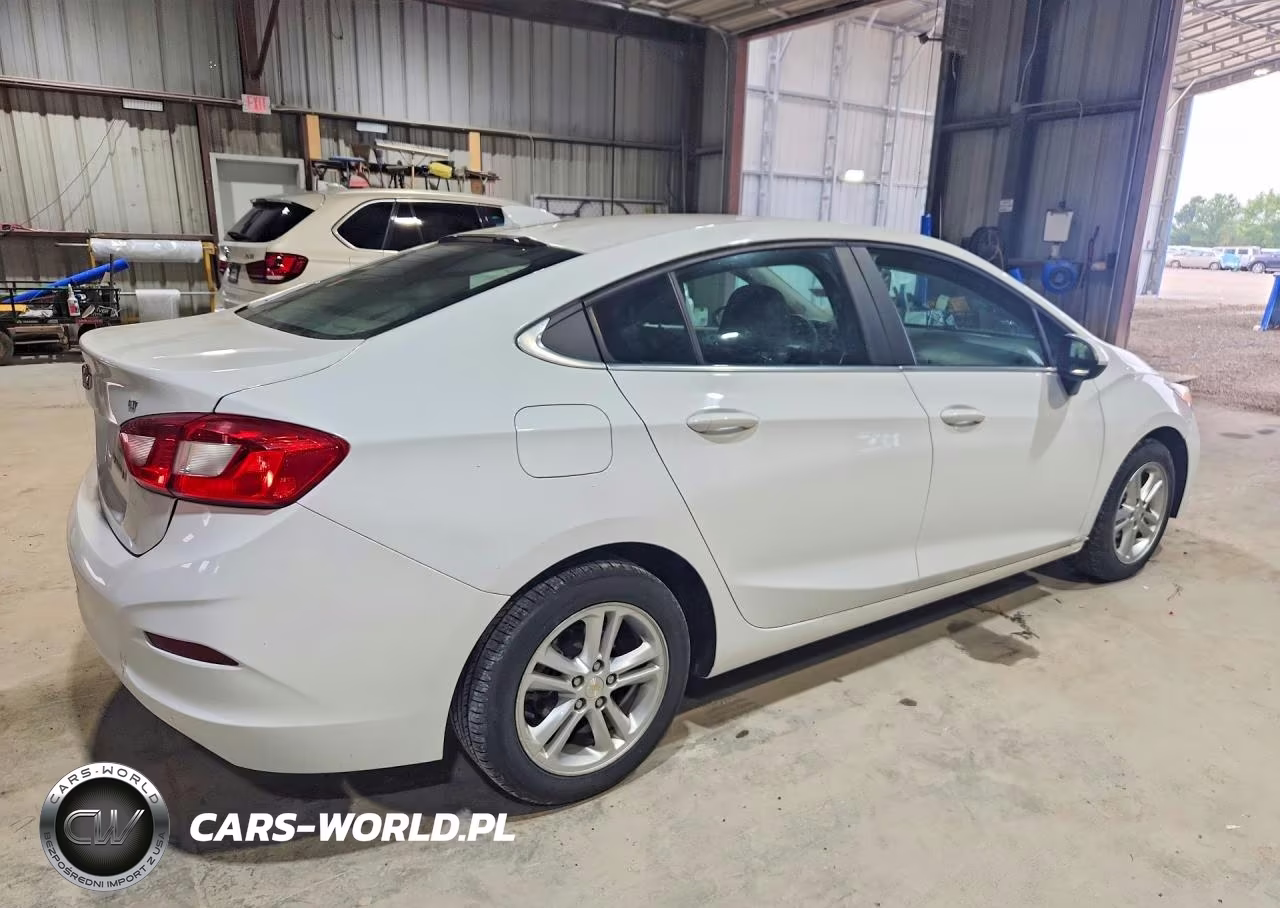 2017 Chevrolet Cruze Lt VIN:1G1BE5SM3H7103710 - 3