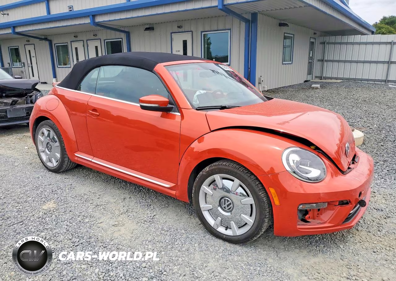2017 Volkswagen Beetle S-Se VIN:3VW517AT2HM823149 - 4