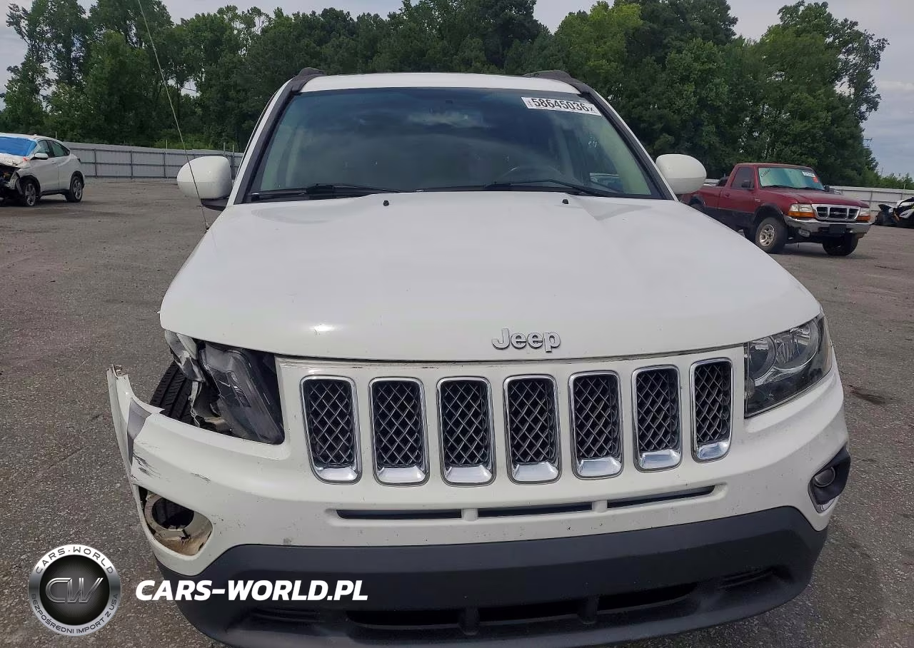 2016 Jeep Compass Latitude VIN:1C4NJDEB9GD765974 - 5