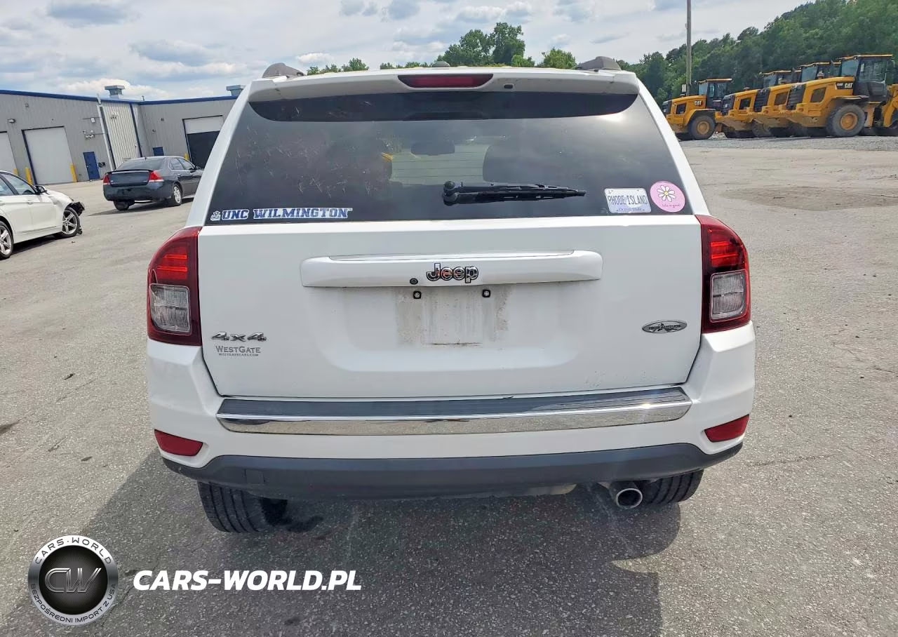 2016 Jeep Compass Latitude VIN:1C4NJDEB9GD765974 - 6