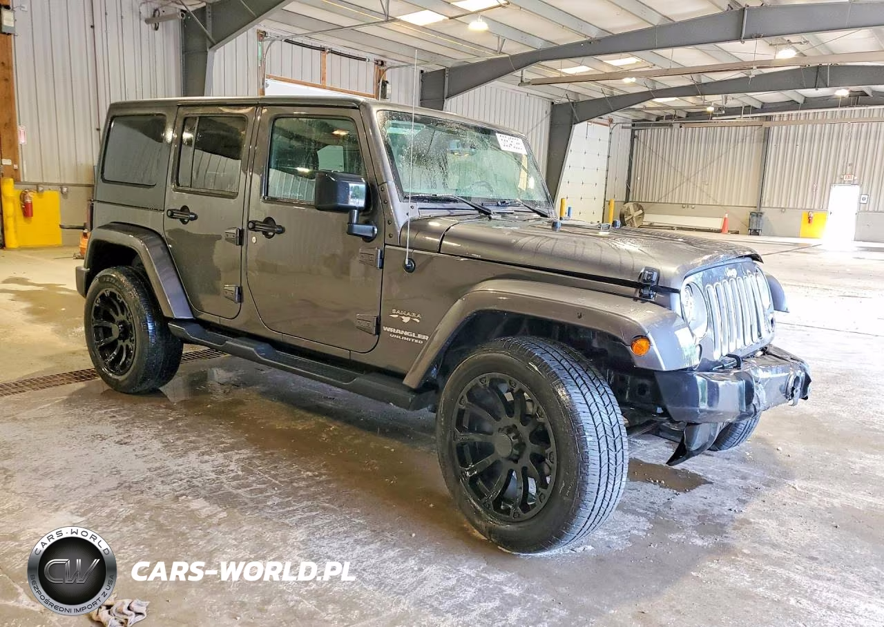 2017 Jeep Wrangler Unlimited Sahara VIN:1C4BJWEGXHL754712 - 4