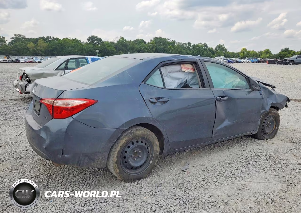 2017 Toyota Corolla Le VIN:5YFBURHE6HP678156 - 3