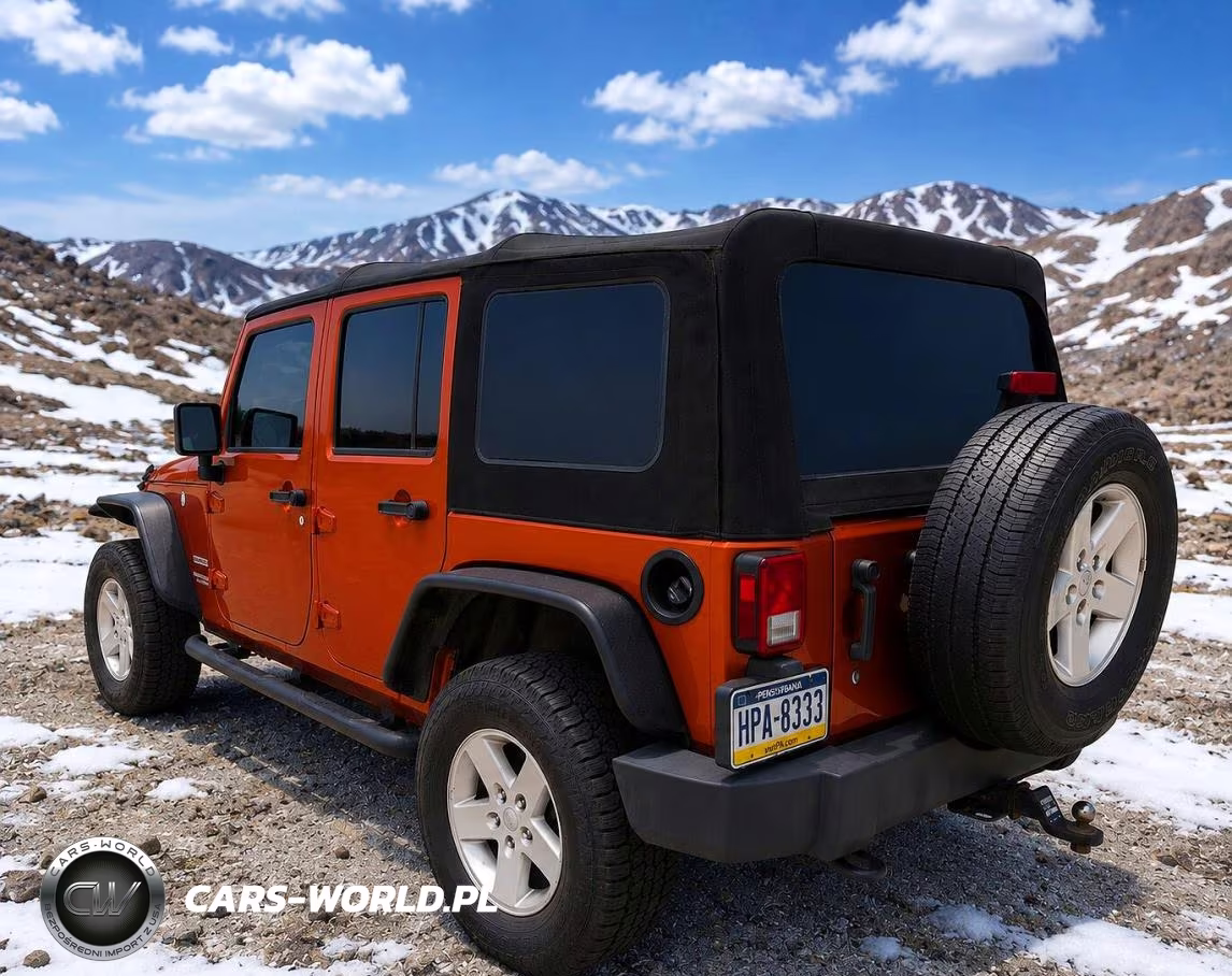 2014 Jeep Wrangler Unlimited Sport VIN:1C4BJWDG4EL195929 - 3