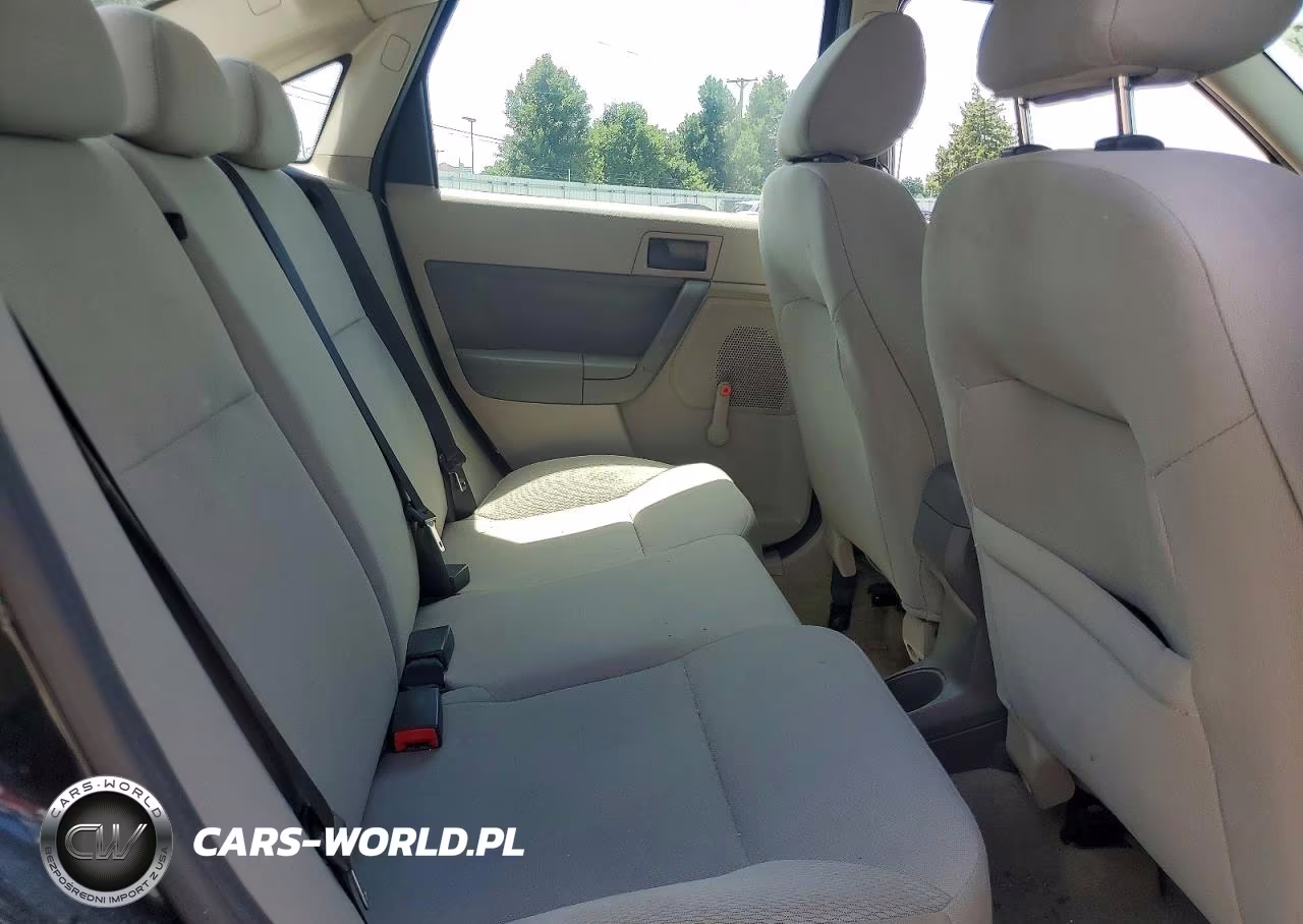 2010 Ford Focus S VIN:1FAHP3EN7AW201757 - 10