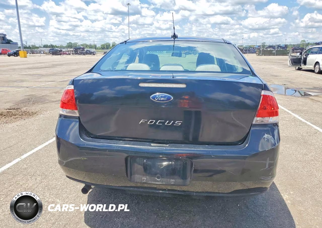 2010 Ford Focus S VIN:1FAHP3EN7AW201757 - 6