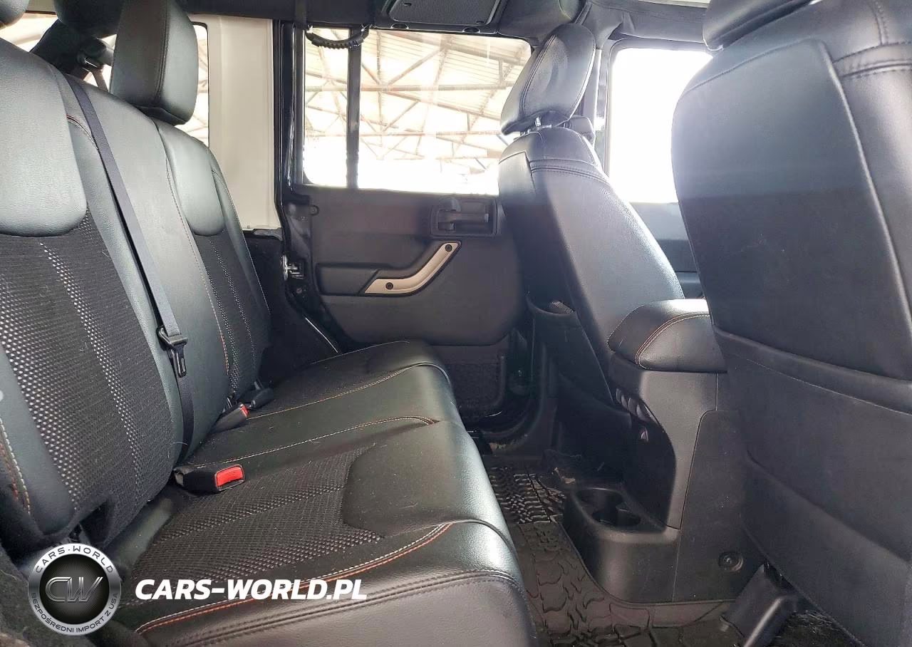 2016 Jeep Wrangler Unlimited Sahara VIN:1C4HJWEG6GL216744 - 10