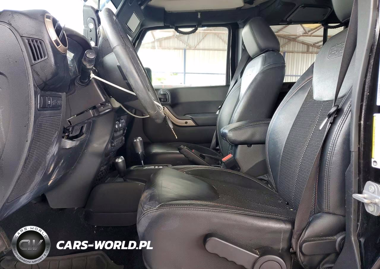 2016 Jeep Wrangler Unlimited Sahara VIN:1C4HJWEG6GL216744 - 7