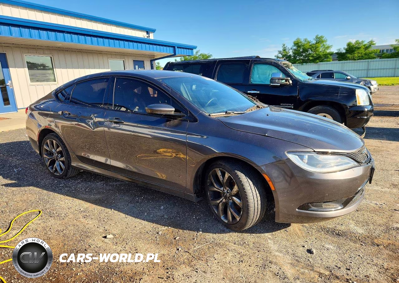 2016 Chrysler 200 S VIN:1C3CCCDG4GN158467 - 4