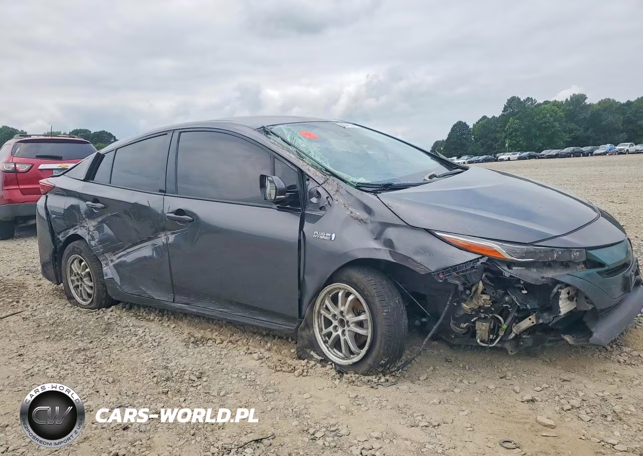 2017 Toyota Prius Prime Premium VIN:JTDKARFPXH3020670 - 4