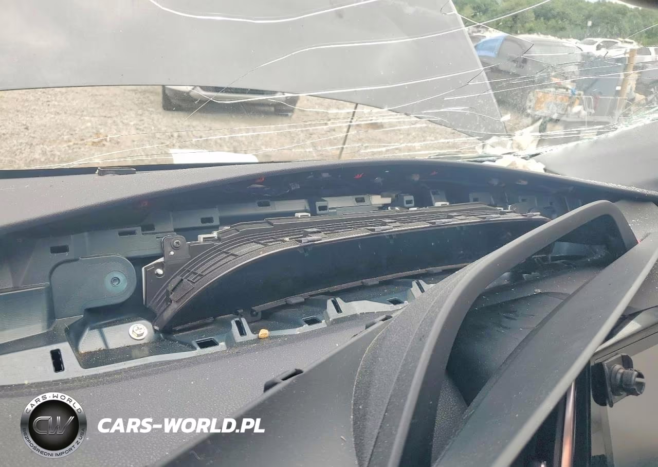 2017 Toyota Prius Prime Premium VIN:JTDKARFPXH3020670 - 9