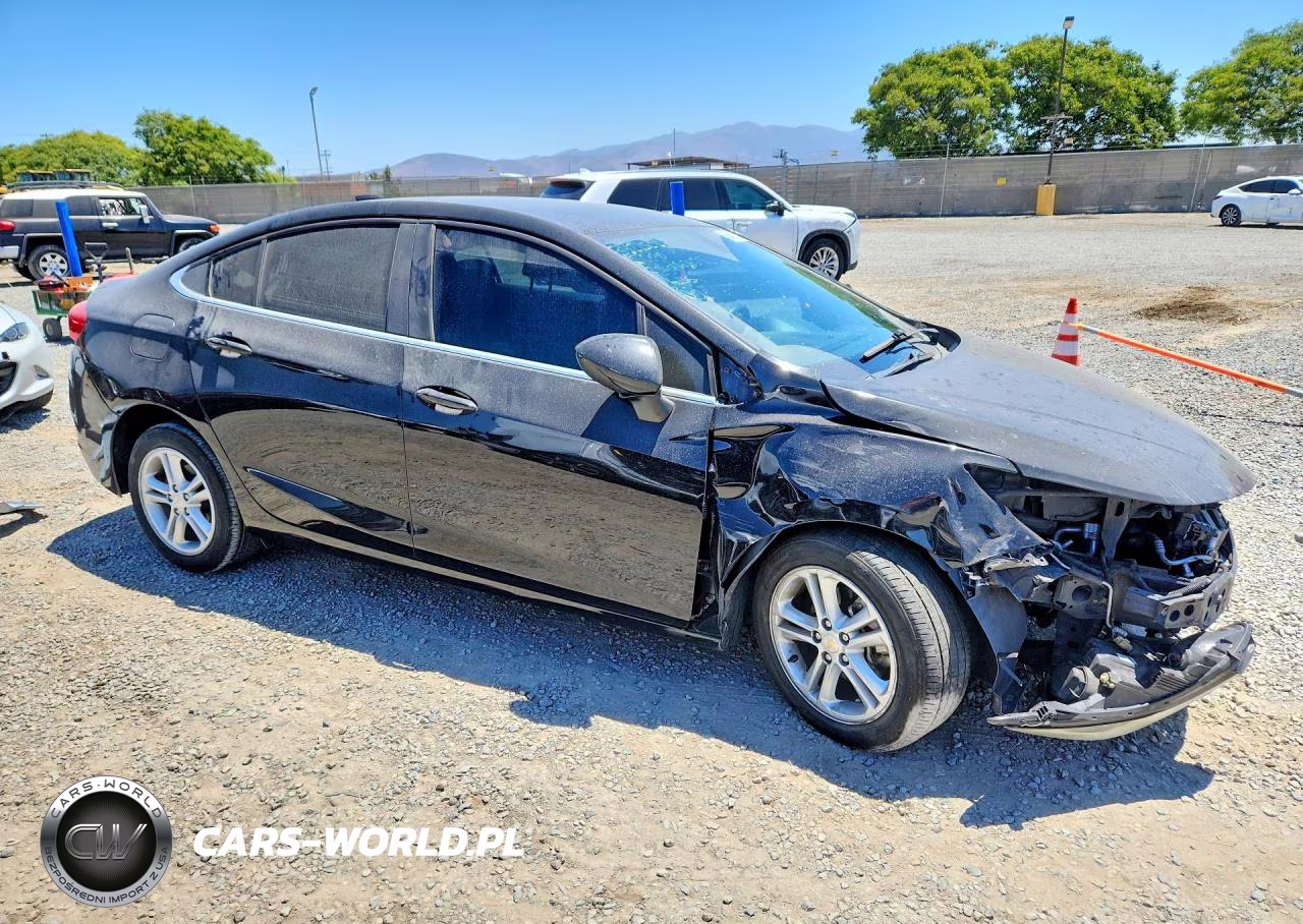 2017 Chevrolet Cruze Lt VIN:1G1BE5SM1H7242332 - 4