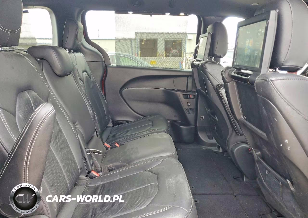 2021 Chrysler Pacifica Touring L VIN:2C4RC1BGXMR592937 - 11