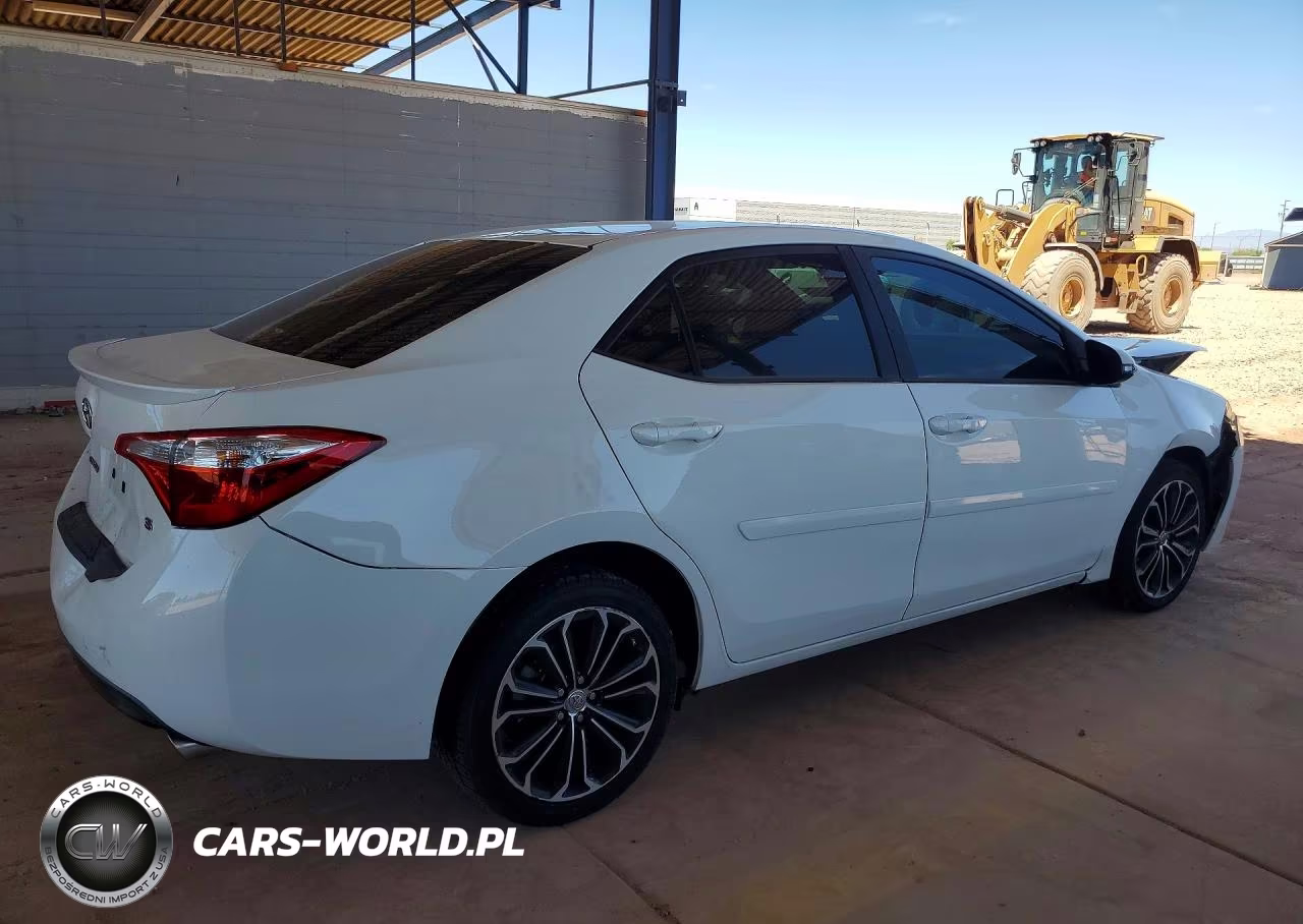 2015 Toyota Corolla S Plus VIN:5YFBURHE3FP239509 - 3