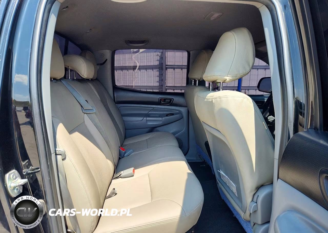 2013 Toyota Tacoma Double Cab VIN:3TMLU4EN8DM109953 - 10