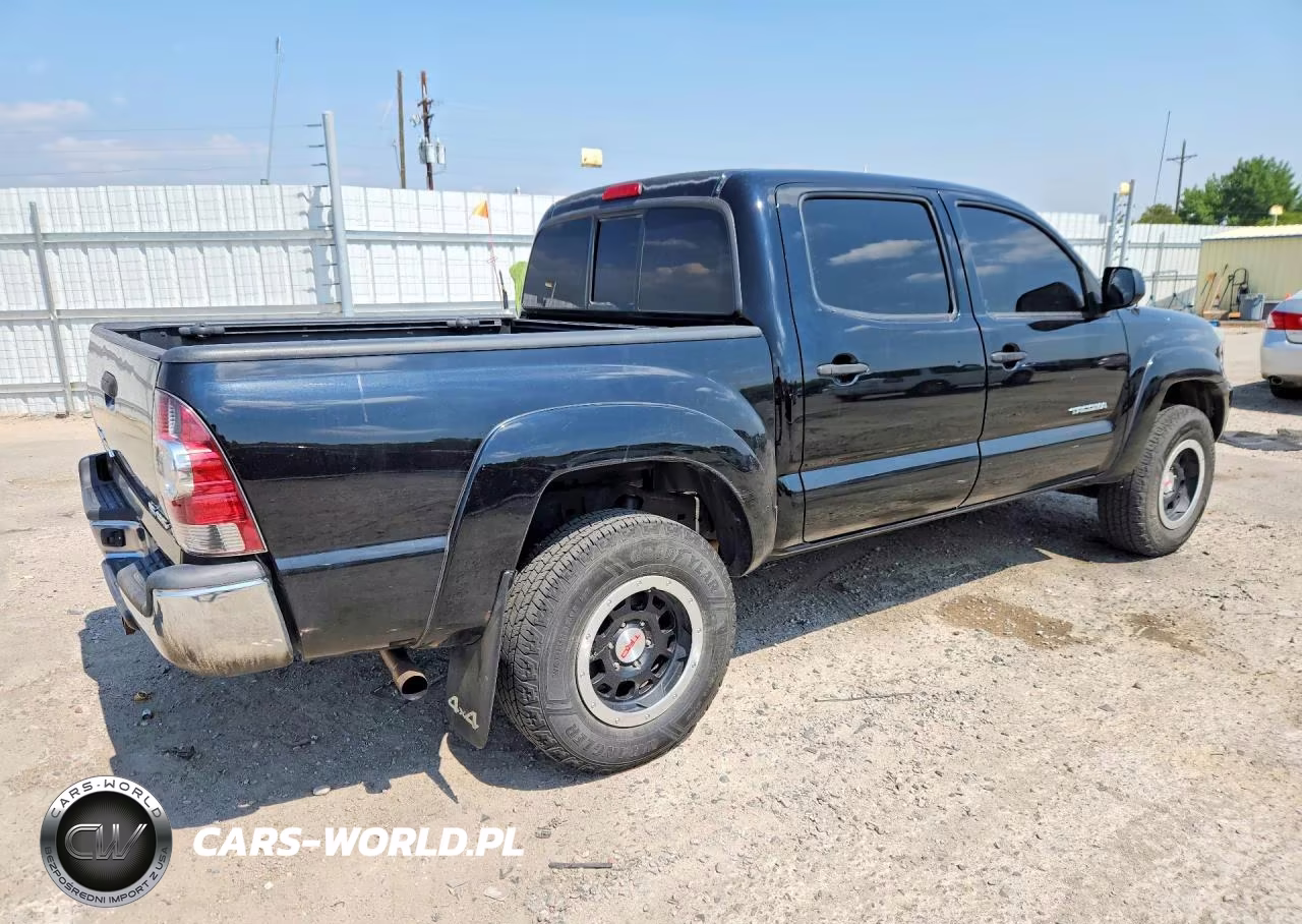 2013 Toyota Tacoma Double Cab VIN:3TMLU4EN8DM109953 - 3
