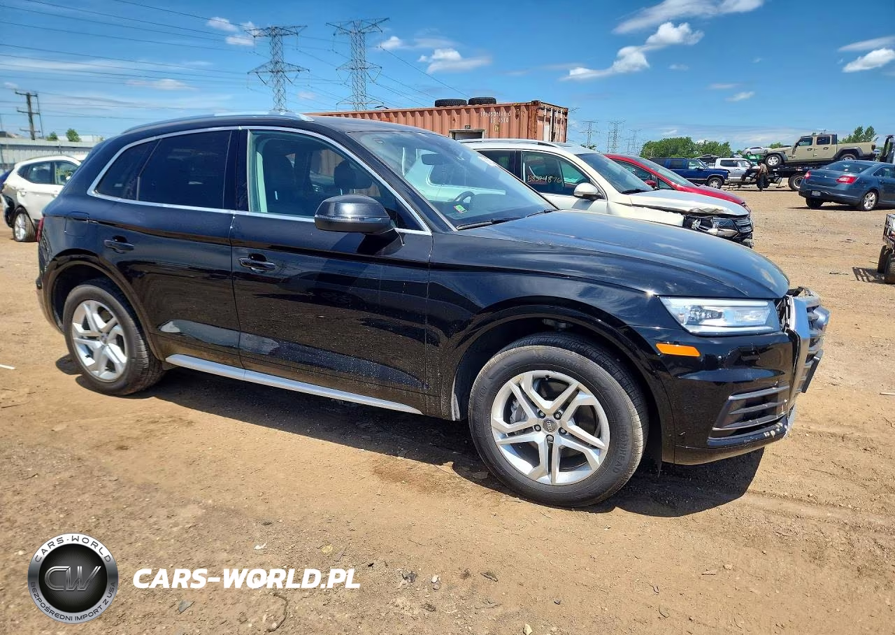 2019 Audi Q5 Premium VIN:WA1ANAFYXK2065917 - 4