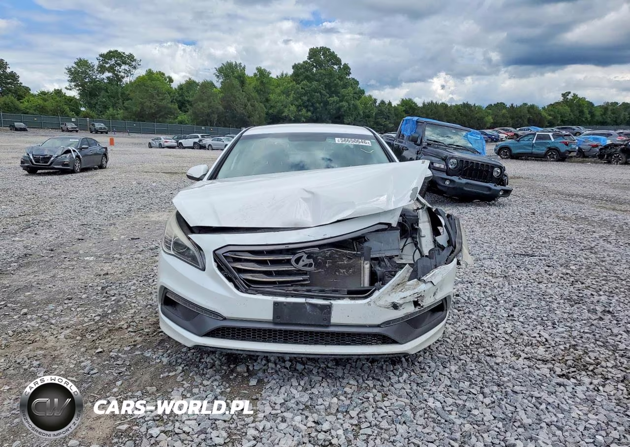 2015 Hyundai Sonata Sport VIN:5NPE34AF2FH097737 - 5