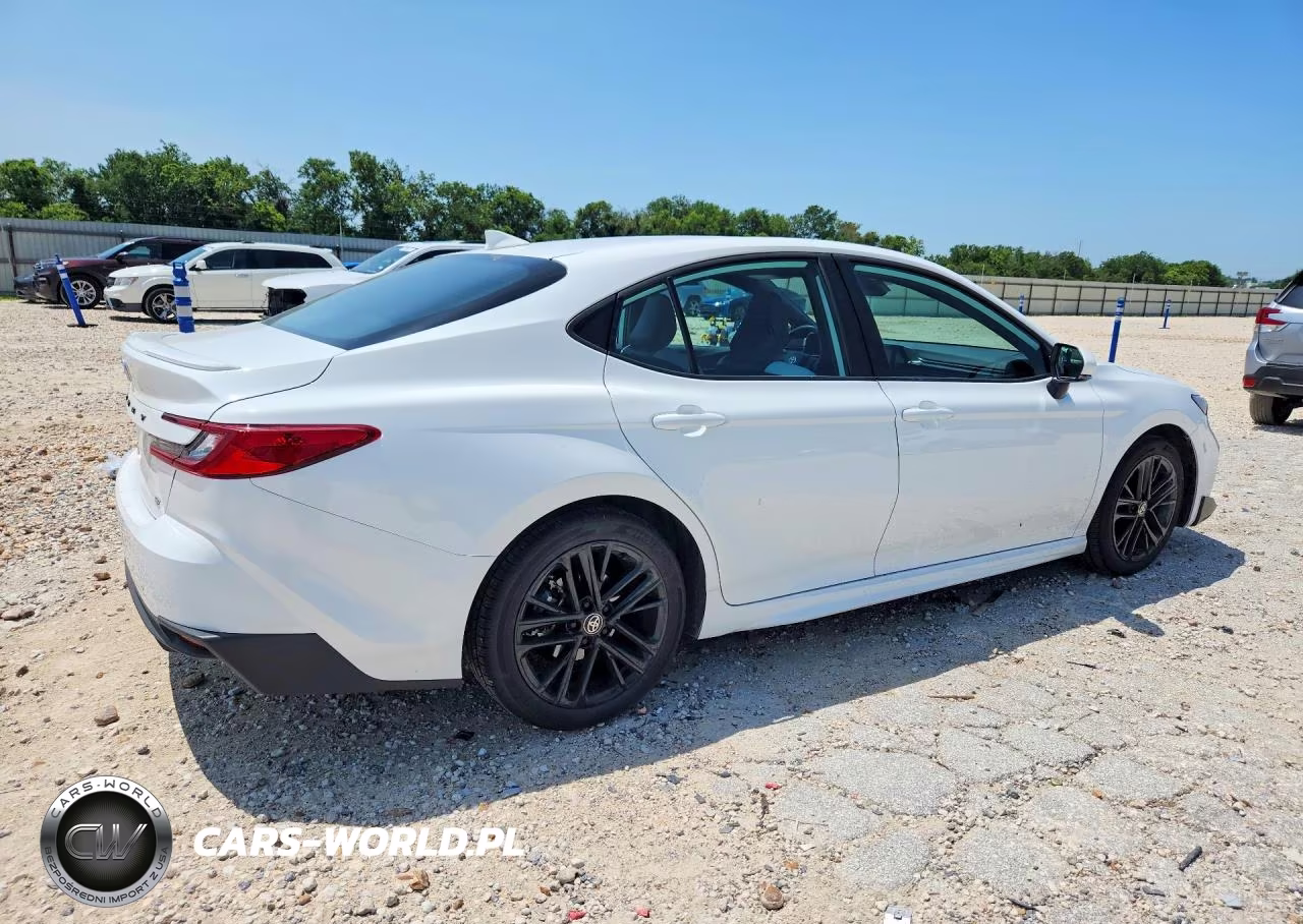 2026 Toyota Camry Se VIN:4T1DAACK2TU255470 - 3