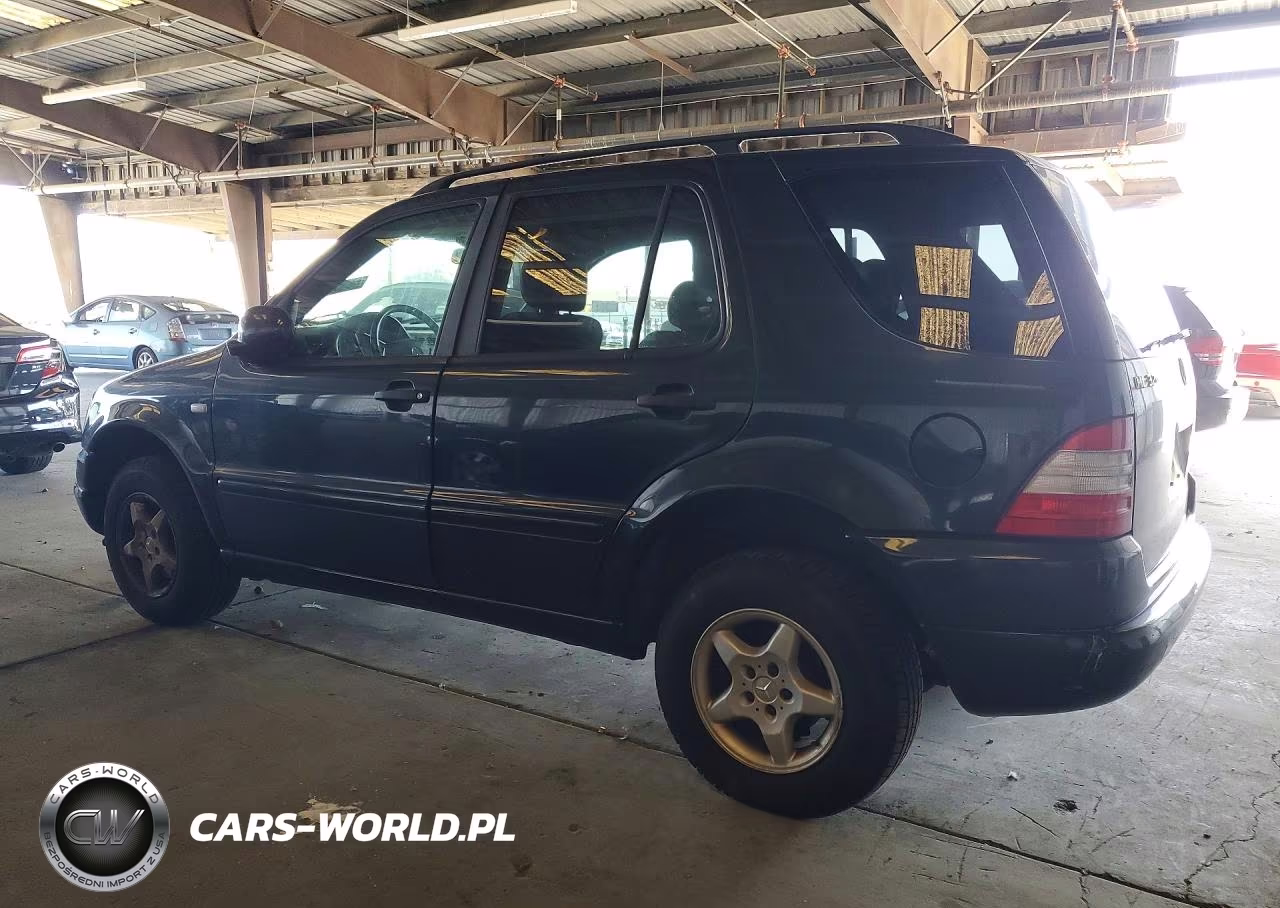 2000 Merz Ml-Class VIN:4JGAB54E7YA156880 - 2