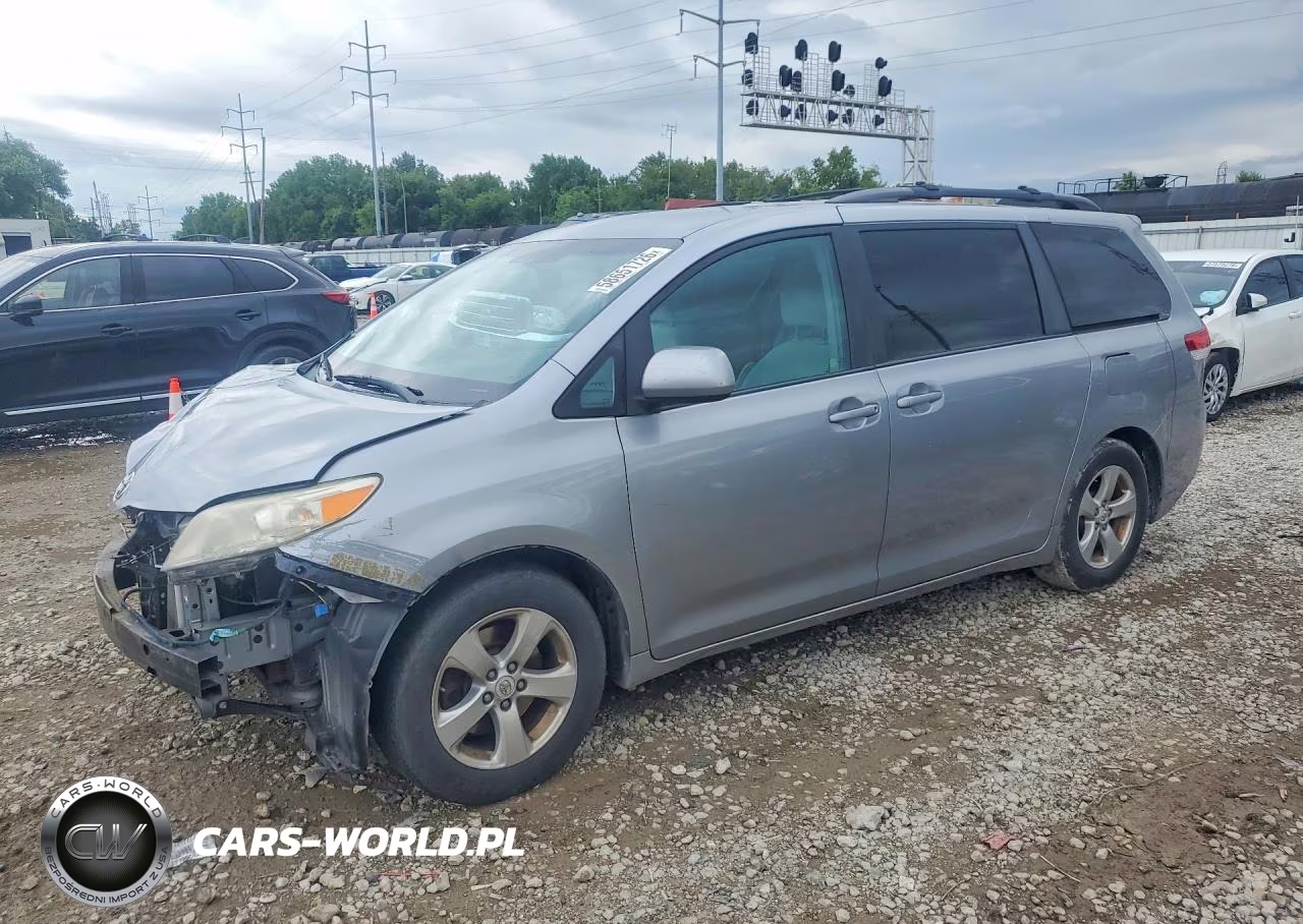 2011 Toyota Sienna Le