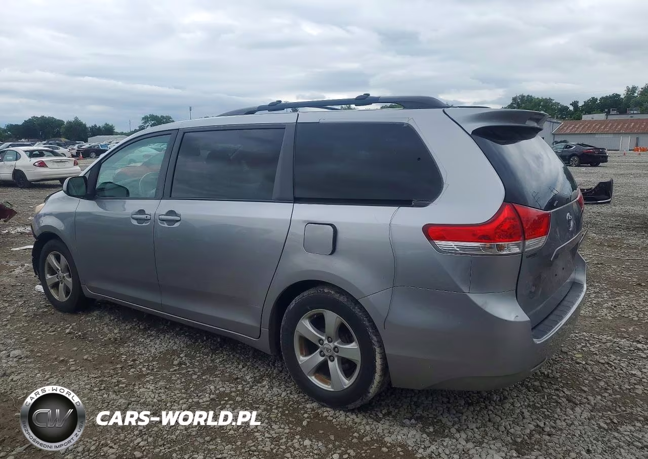 2011 Toyota Sienna Le VIN:5TDKK3DC0BS158833 - 2