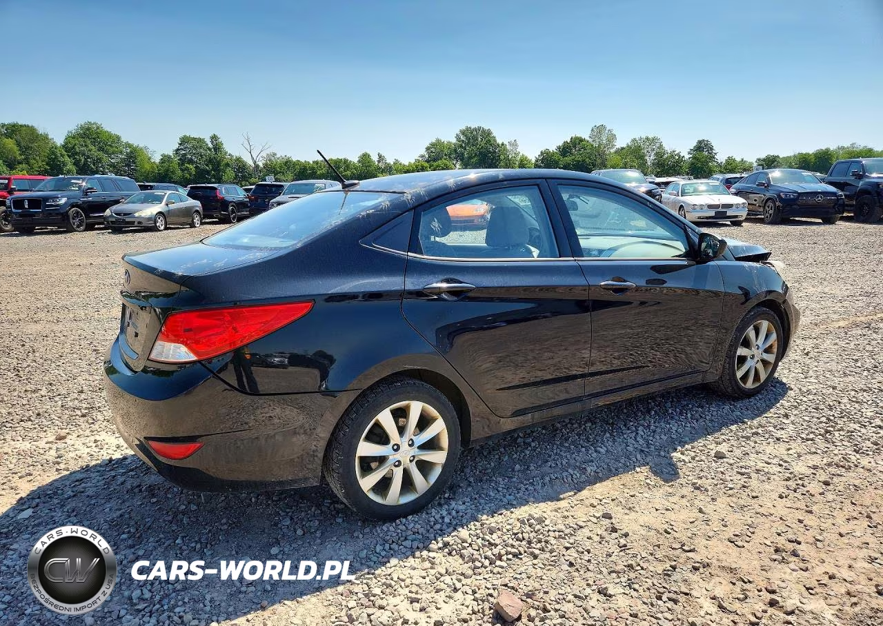2013 Hyundai Accent Gls VIN:KMHCU4AE4DU576476 - 3