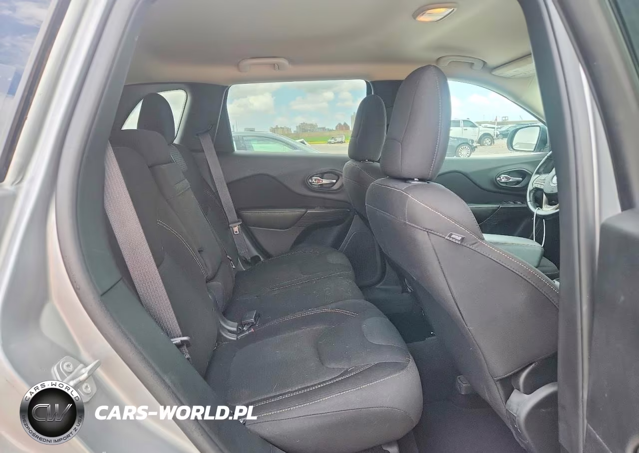 2017 Jeep Cherokee Latitude VIN:1C4PJLCB9HW507238 - 10